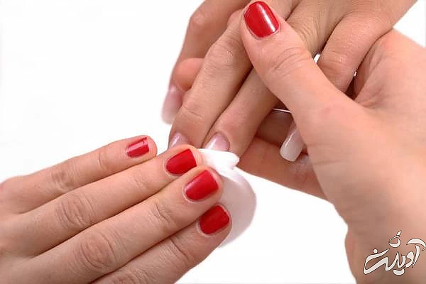 نحوه برداشتن ناخن کاشت در منزل روش جداکردن ناخن کاشت